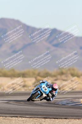 media/Dec-07-2025-CVMA (Sun) [[3e7d2de5dc]]/Race 16-Formula Middleweight/